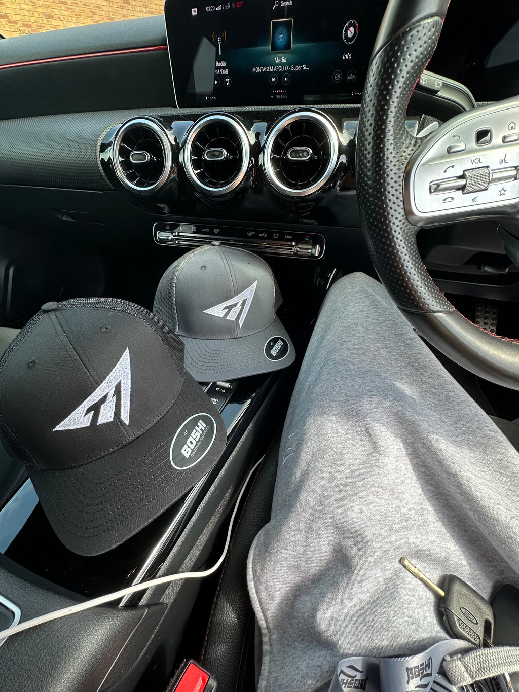 Black T1 Arrow Cap