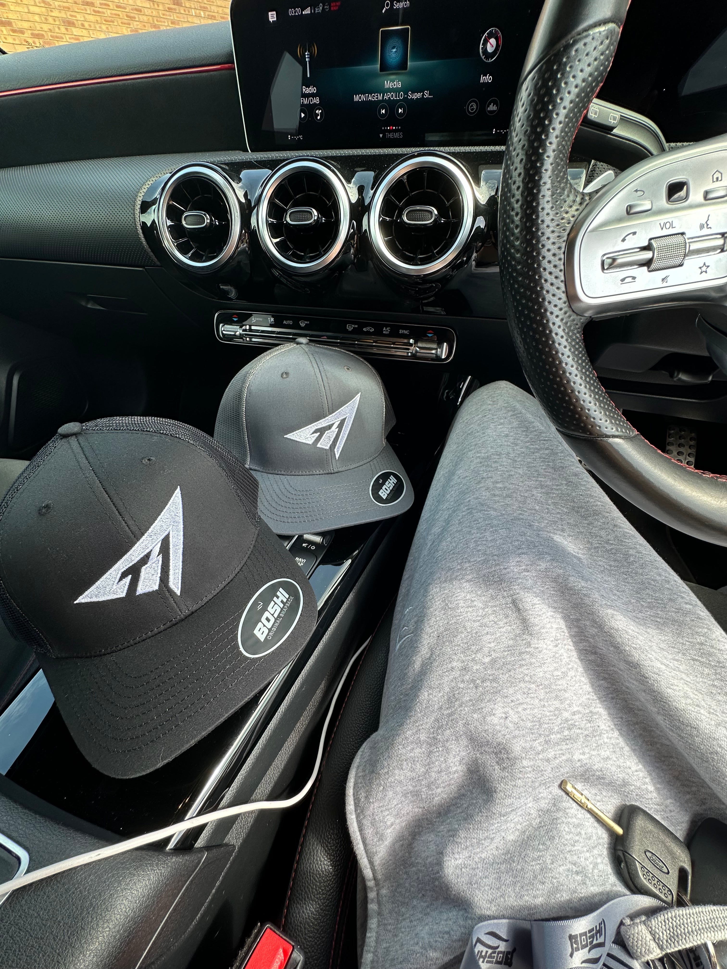Black T1 Arrow Cap